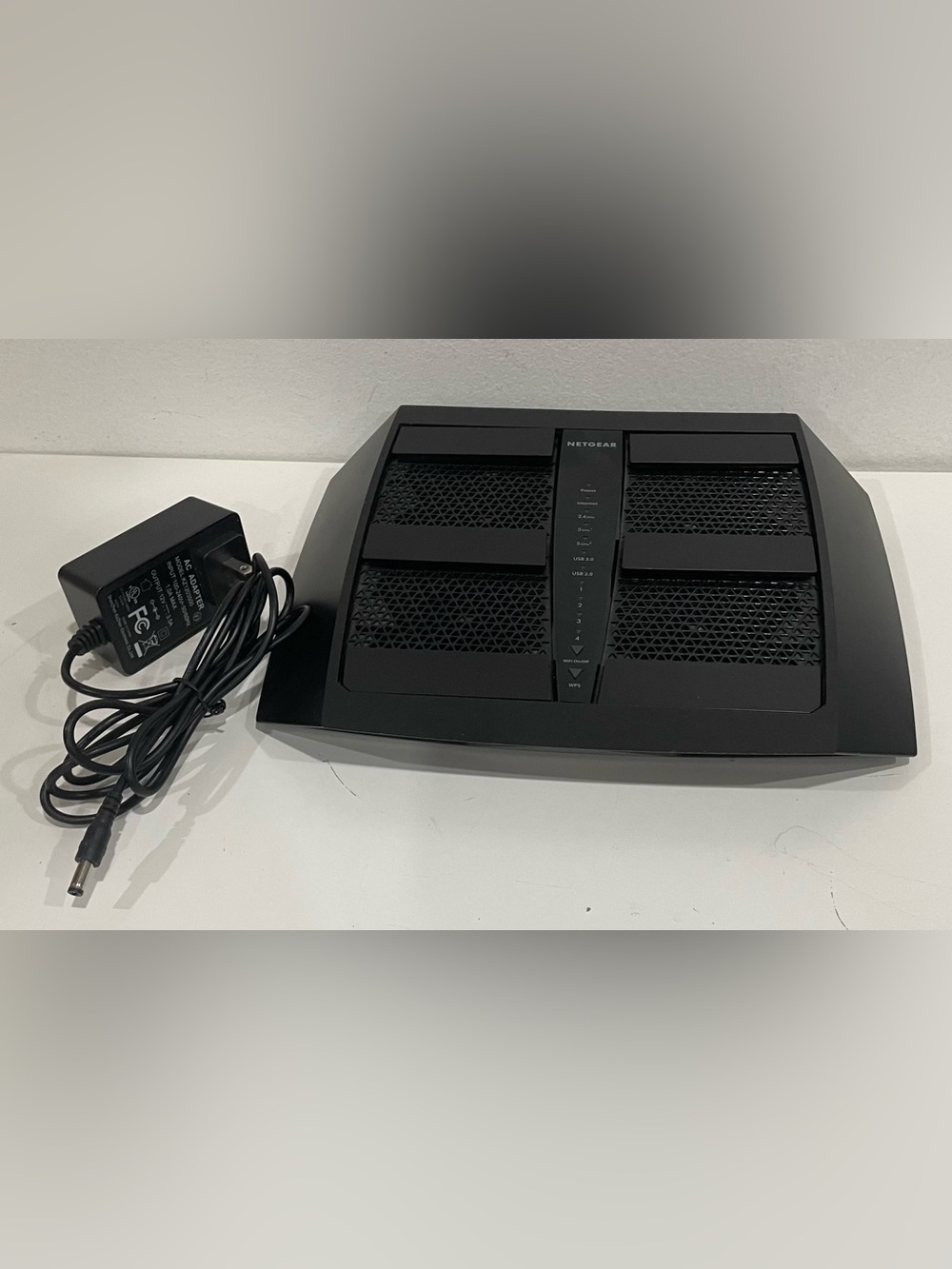 NETGEAR Black Tri-Band WiFi Router with Power Adapter - Picture 3 of 4